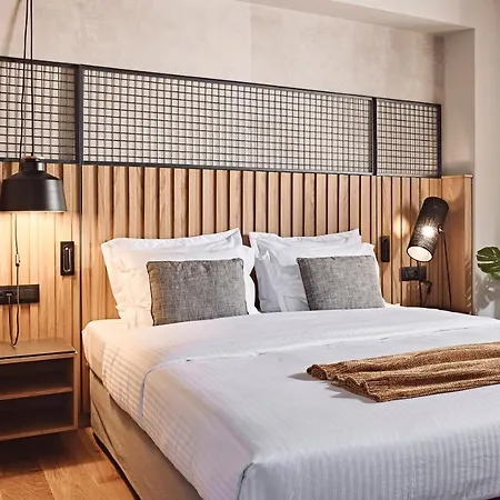 Cama Luxury Apartahotel *