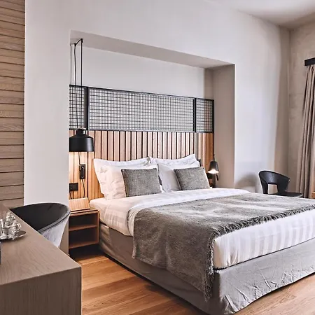 Cama Luxury Apartahotel